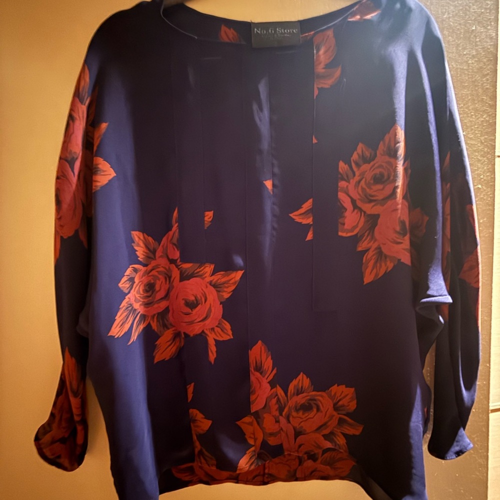 Elegant Floral Blouse in Navy and Red
